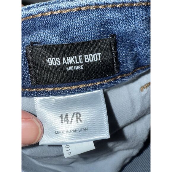 Express Jeans 90s Ankle Boot Mid Rise Rigid Blue Denim Raw Hem Fray Distress 14R - Picture 14 of 15